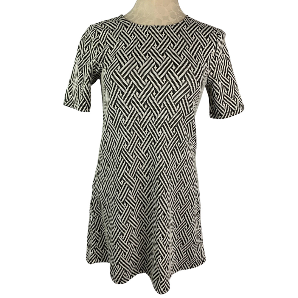 Size 8 Divided by H&M Gray White Pattern Stretch Dress Short Sleeve Zip